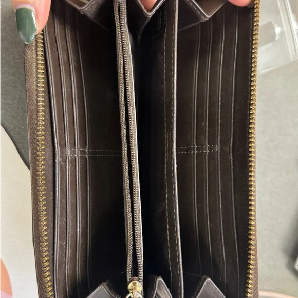 COACH Madison Leather Accordion Zip Wallet Purse. EUC Chocolate Brown - Picture 3 of 3